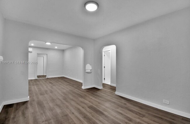 Photo - 547 NW 49th St