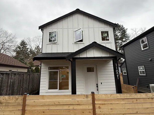 Building Photo - 11021 35th Ave NE