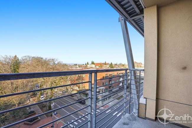 Photo - 701 Columbia St