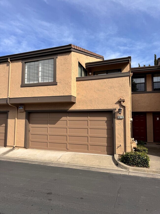 Move In Ready! Fremont 3 beds 2 baths Near... - Move In Ready! Fremont 3 beds 2 baths Near... Townhome