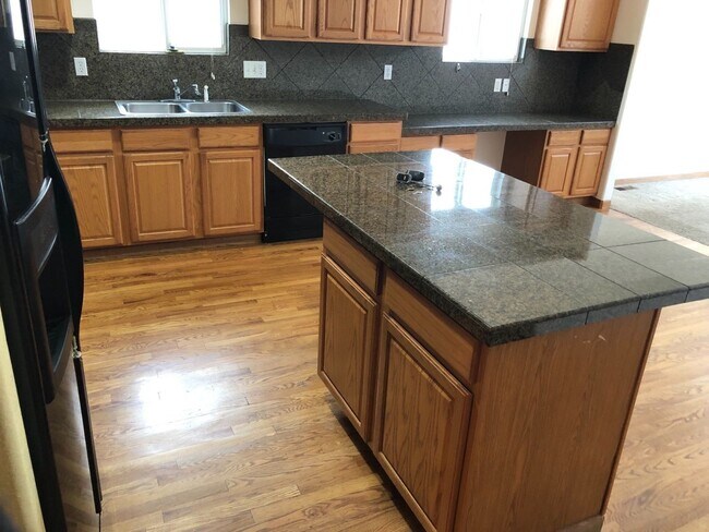 Photo - 3 bedroom with a loft in Sterling Hill!  S...