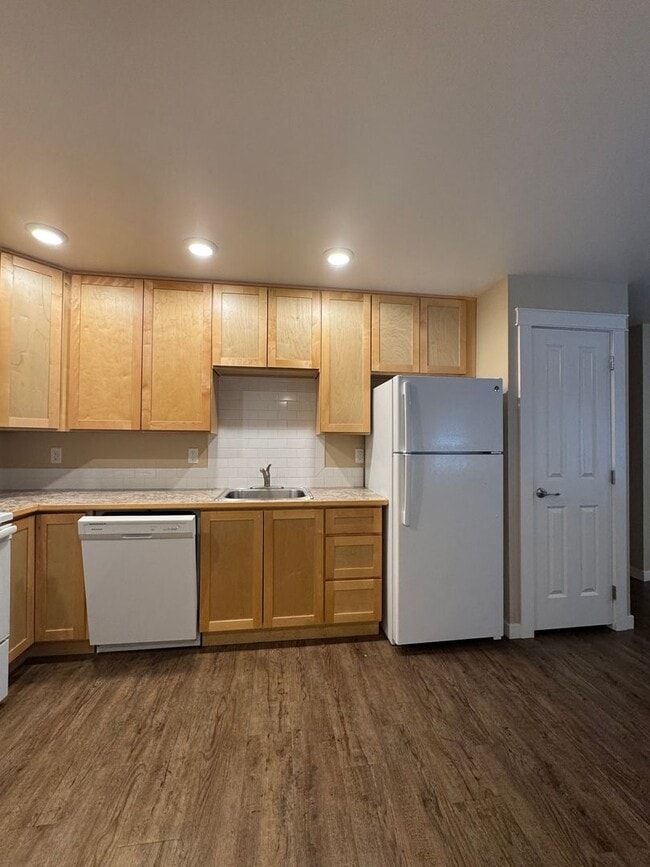 Photo - Cambridge Place I - 2241 Unit #1