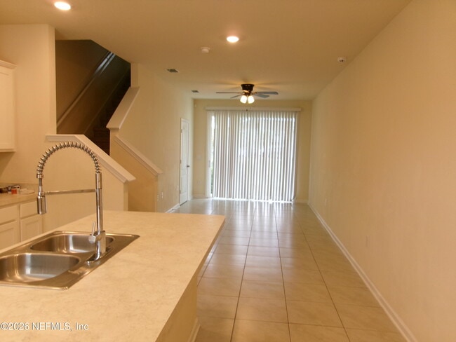 508 Running Wds St