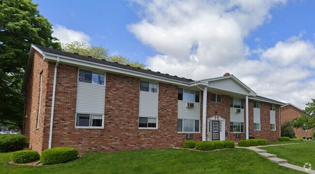 Building Photo - Cedar Plaza Apartments