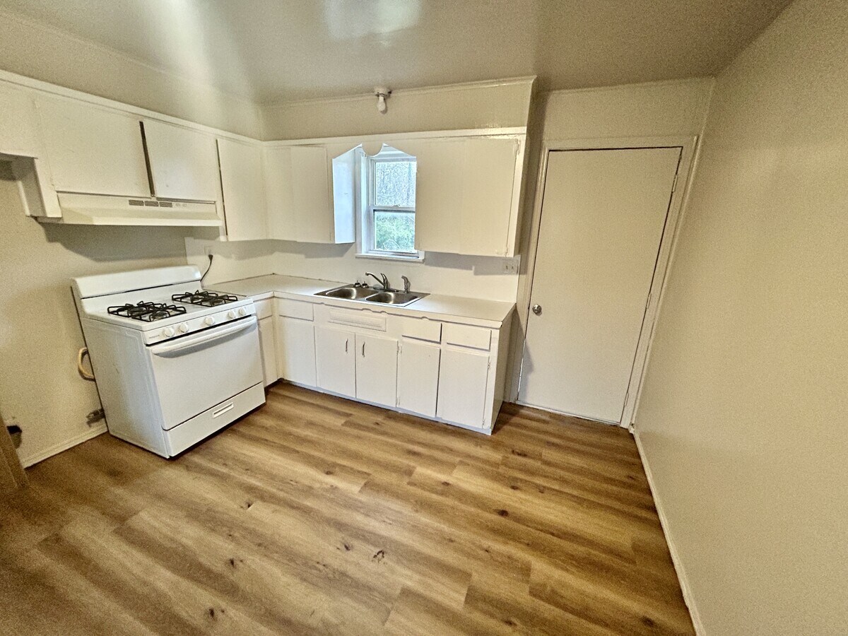 Photo - 604 E Blair St