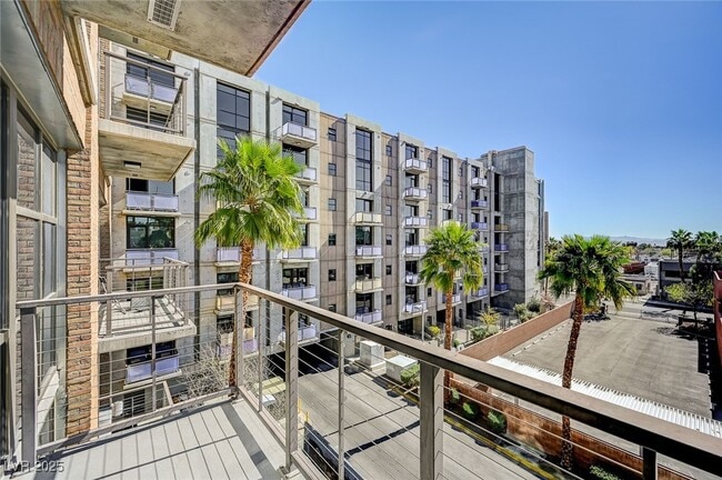 Photo - 353 E Bonneville Ave Unidad 439