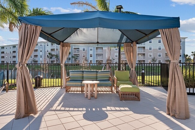 Apartments with outdoor cabana style pools for rent in Cape Coral