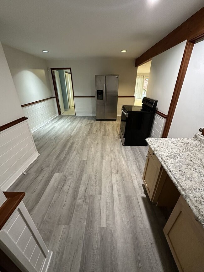 Photo - 2 bd 1 ba Basement apartment