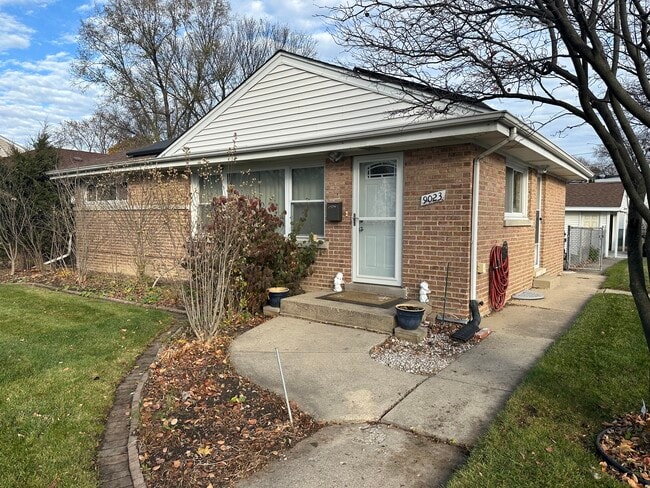 Building Photo - 9023 Central Ave