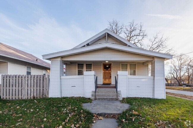 Building Photo - An Adorable Bungalow in the Havelock area ... Rental