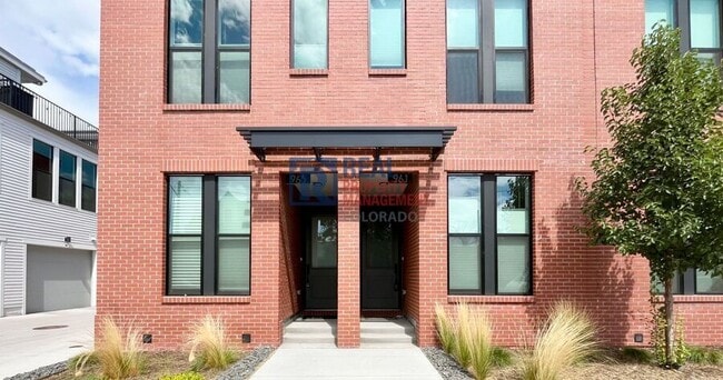Building Photo - 961 33rd St Rental