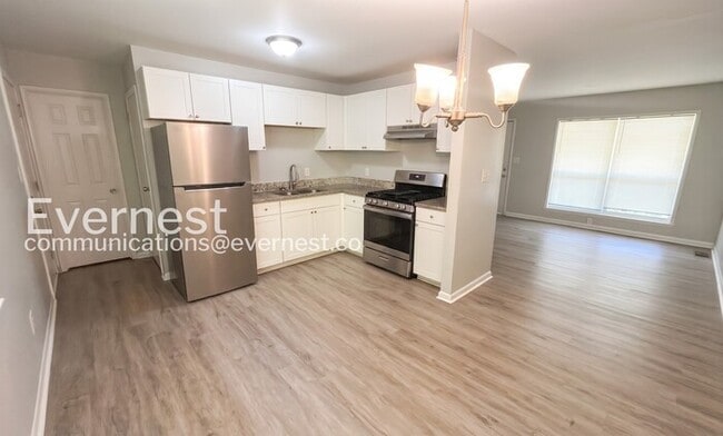 Photo - 1935 Lathrop St SE