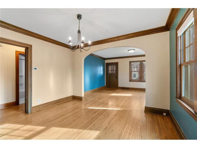 Photo - 2300 NE McKinley St