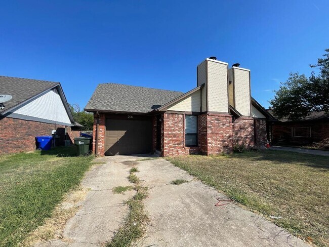 221 Skylark Ct
