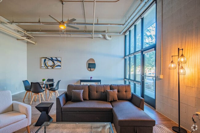 Building Photo - 1275 E University Dr Rental
