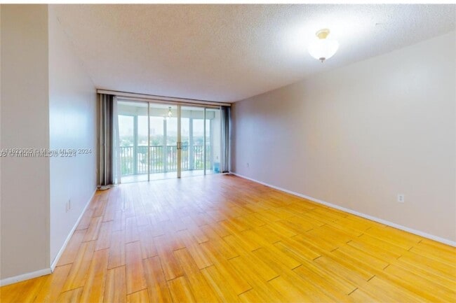 Building Photo - 1780 NE 191st St Unit 606-2 Rental