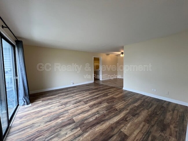 Photo - 37 Tonset Ct