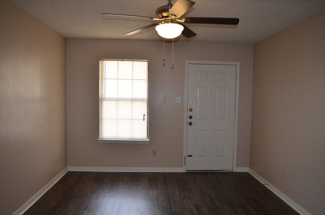 905 Crymes Ln Unit B - SHOWABLE