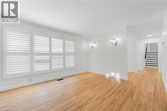 Photo - 79 Central Dr