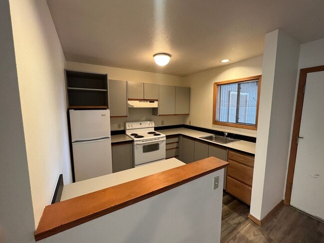 Photo - River Run Condos - 1 Bed/1 Bath Near Millers Landing Park and Deschutes River Unit 82-3
