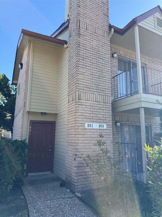 Building Photo - 2120 El Paseo St Unit 801