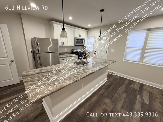 Photo - 611 Hillview Rd