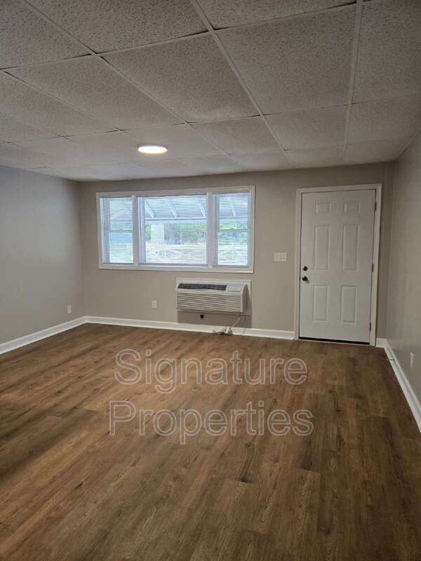 Photo - 773 Long Point Rd Unit 1