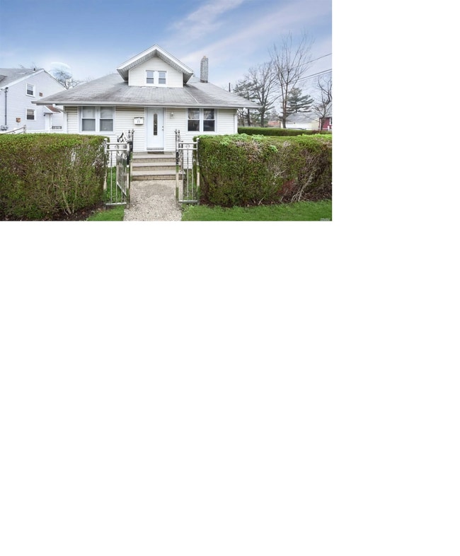 Building Photo - 77 Stewart Ave Rental