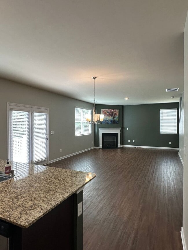 Photo - 4 Bedroom home in Gainesville!