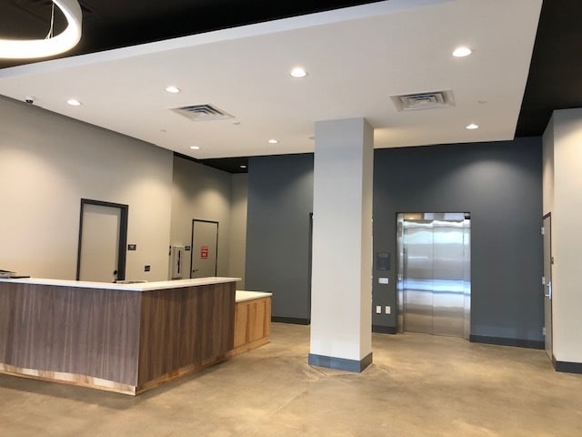 Vestíbulo del edificio - 915 Broad