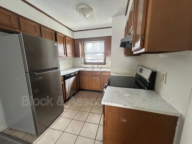 Photo - 601 Timberline Dr SE