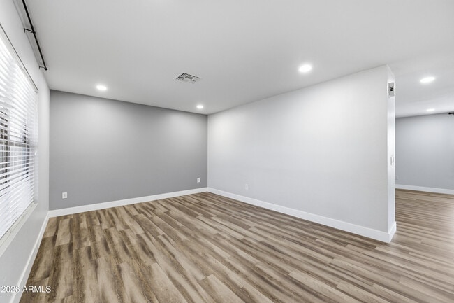 Photo - 10617 W Daley Ln