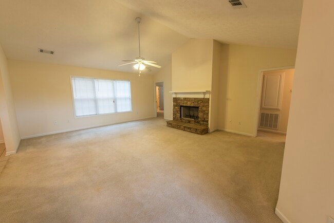 Photo - 894 Tulane Rd