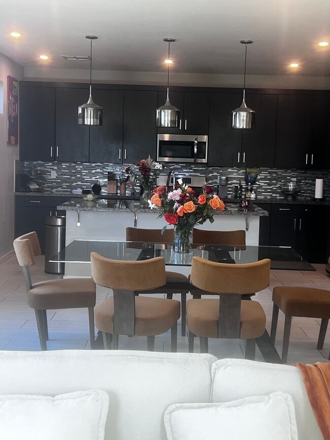 Building Photo - 6913 Boulder View St