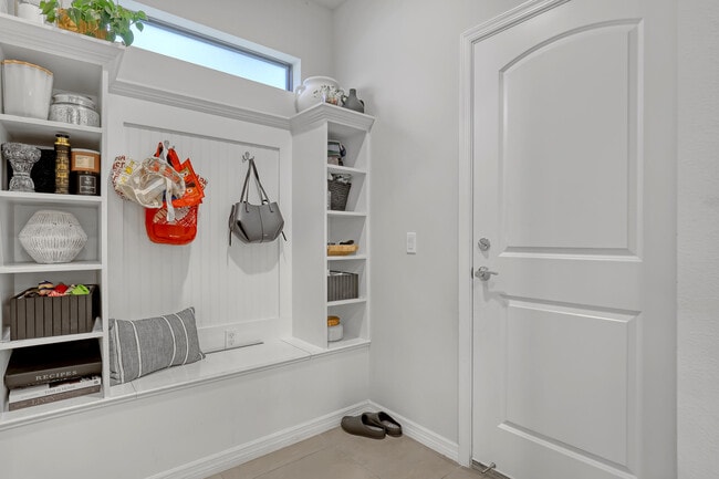 Photo - 4740 Chantilly Rd