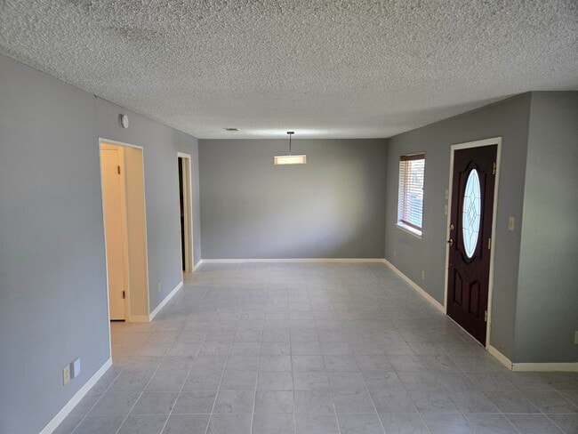 Photo - 410 E Main St