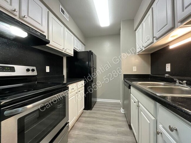 Photo - 342 Orchard Trace Ln