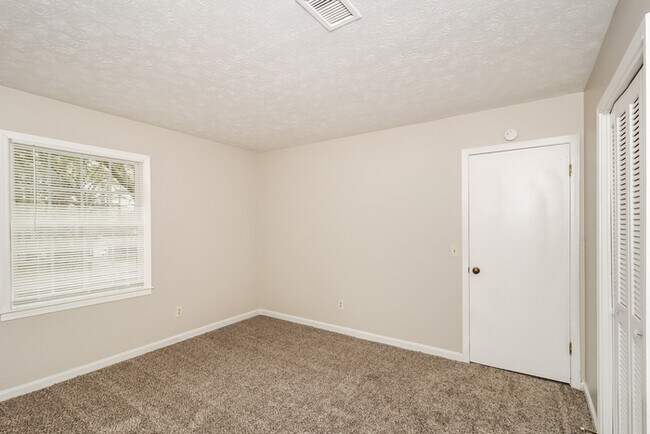 Photo - Fantastic 4bd/2.5ba home! Let yourself in!