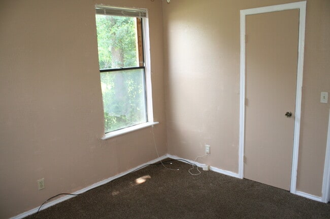 Photo - Coming Soon! 3 BED 1 BATH! Schedule a tour today!