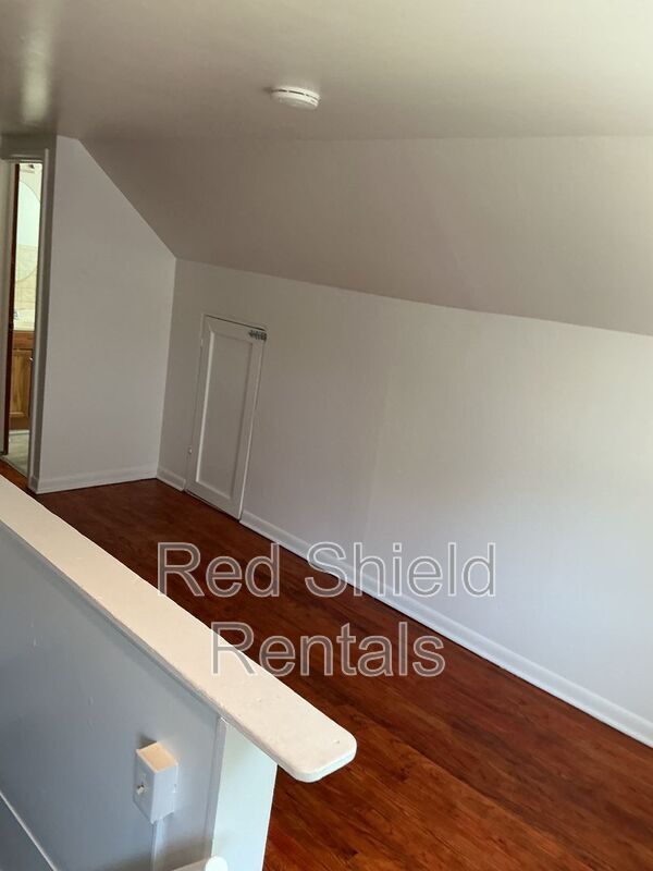 Photo - 210 Perrin St