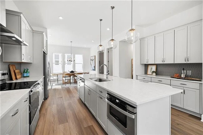 Photo - 517 Motivation Cir NW