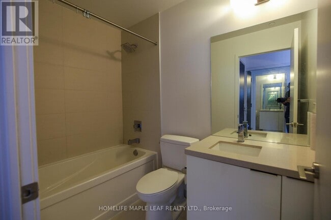Photo - 8 Eglinton Ave E Unit 1506