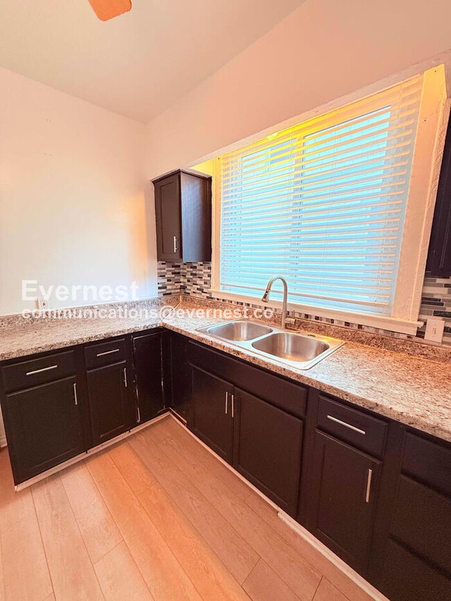 Photo - 4 Bed/2 Bath Home with Fenced Yard / Vouchers Accepted / Available Soon!