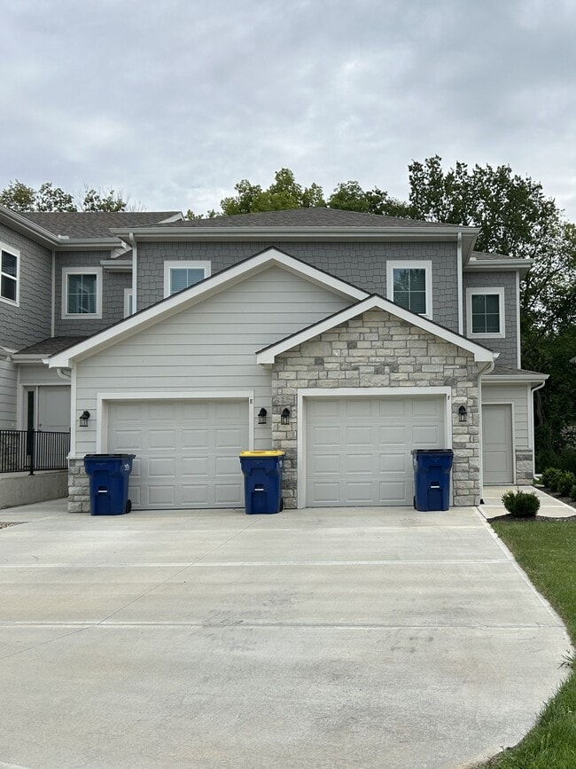 Building Photo - 8679 Golden Ln