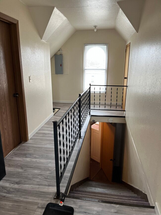 Photo - 208 NE 1st St Unit Apartment #4