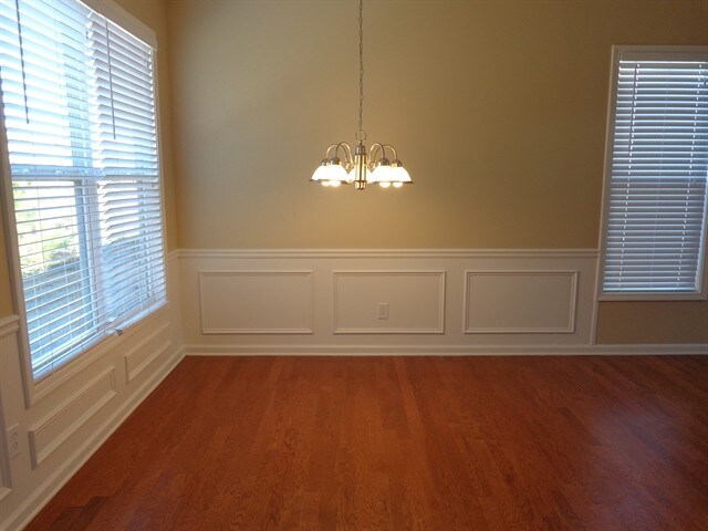 Photo - 8119 Willowbank Way