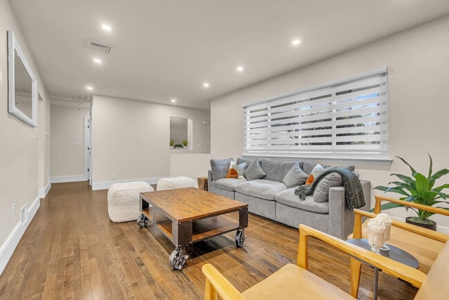 Photo - 108 Smith Hill Rd Unit ID1328115P