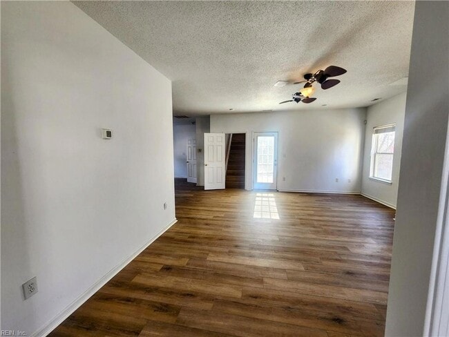 Photo - 23 Regal Way