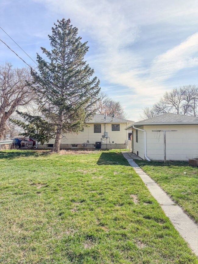 Photo - 3 bed 1 bath Laurel Home Available Now!