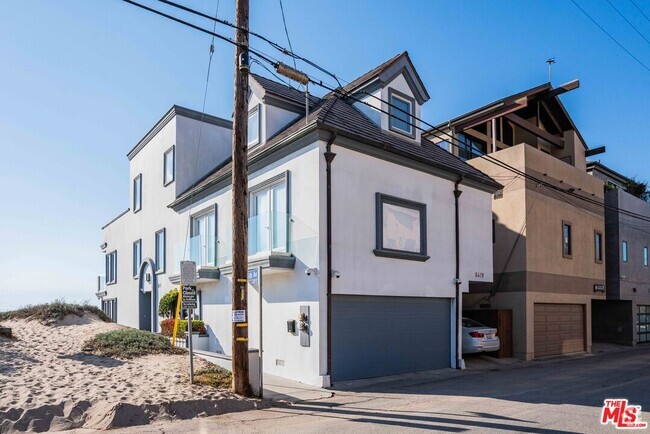 Building Photo - 6419 Ocean Front Walk Rental